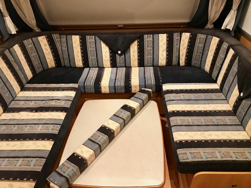 materace w przyczepie kempingowej