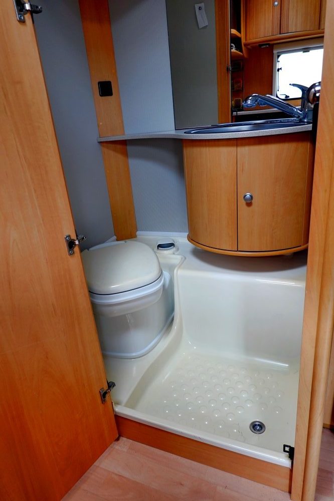 kaseta wc w przyczepie kempingowej