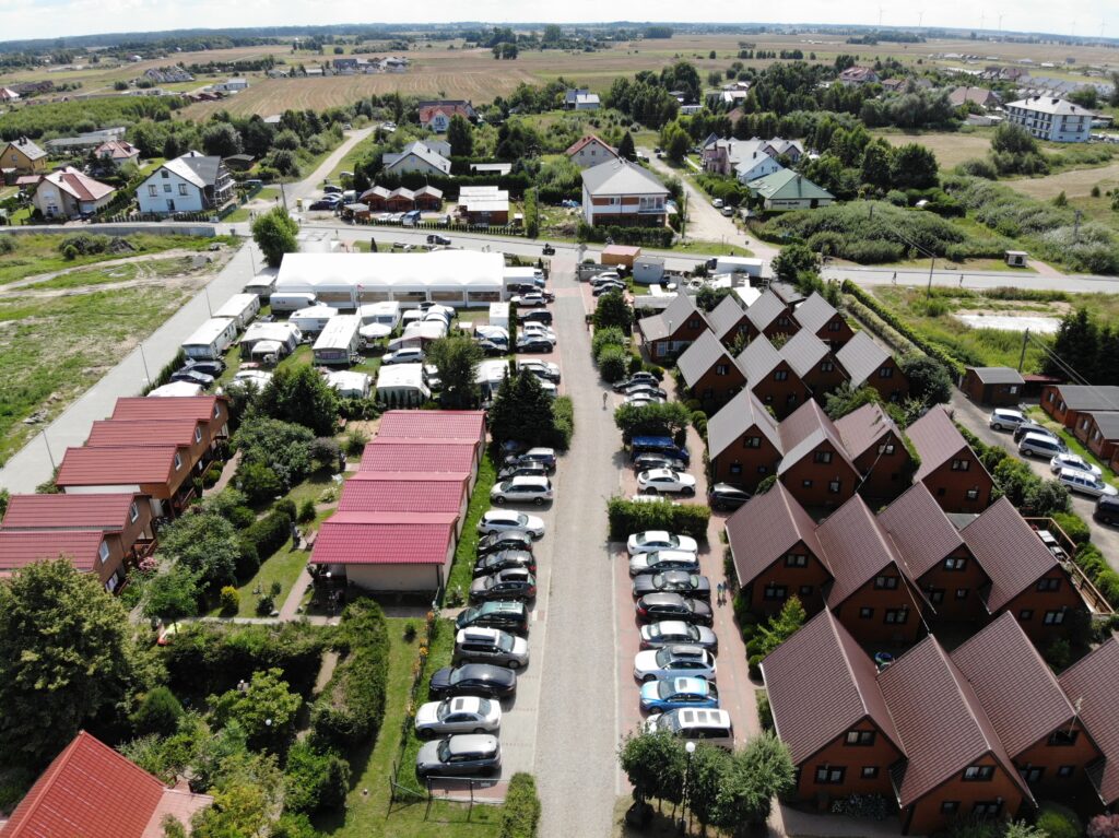 pole namiotowe w Alfa Klif Gaski Baltic Sea Resort kemping parking