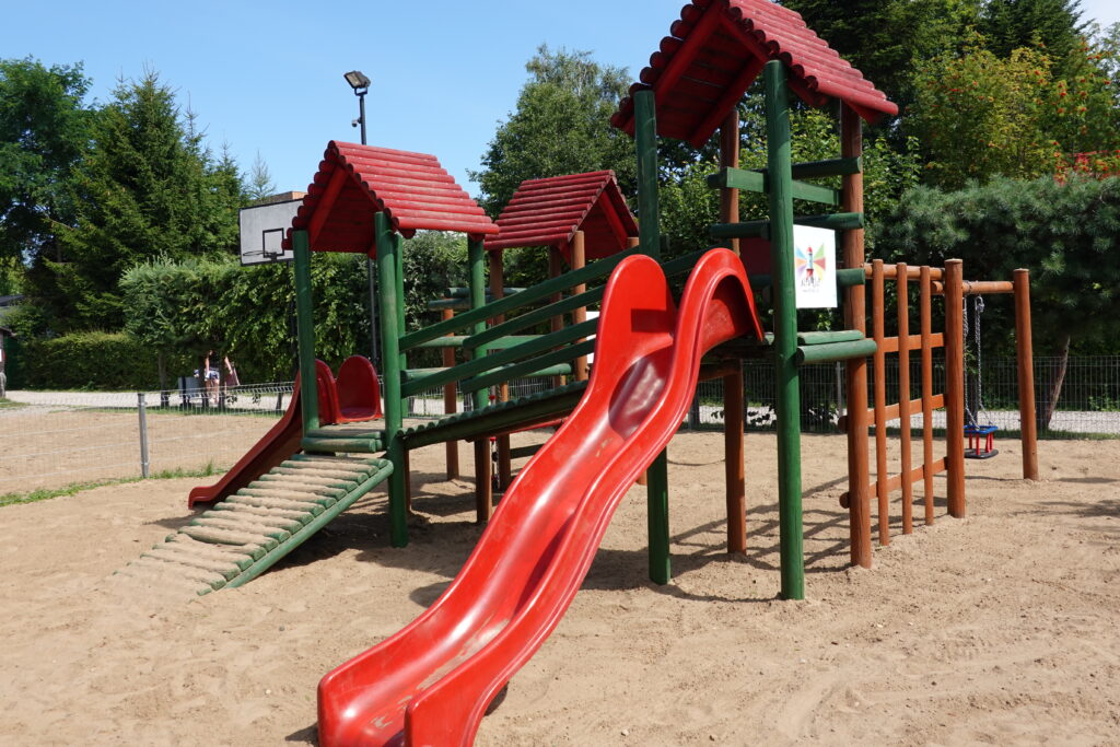 plac zabaw na kempingu Alfa Klif Gaski Baltic Sea Resort