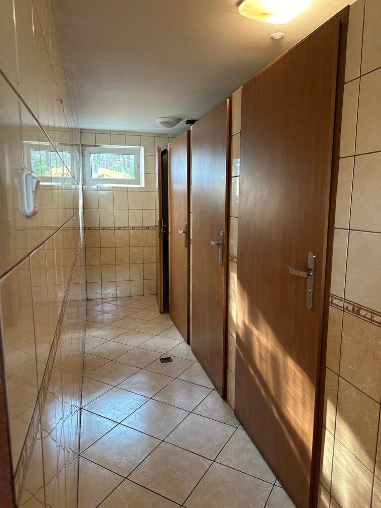 ow zacisze toalety damskie