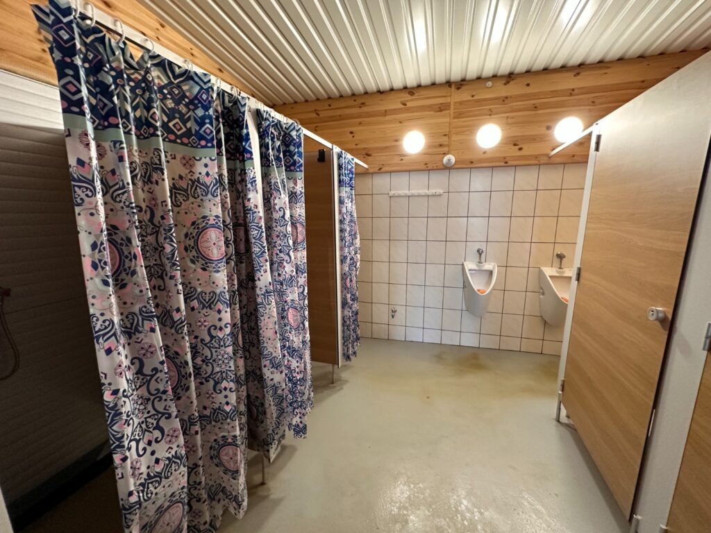 sanitariaty meski osada nad woda