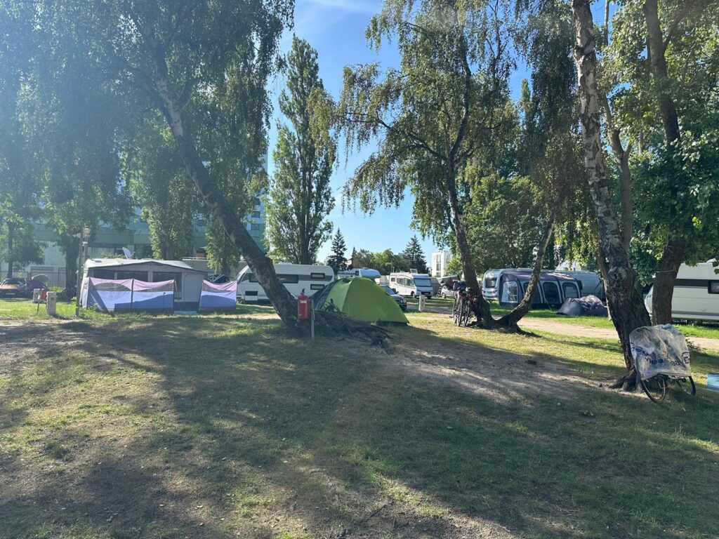 brak parcel kemping pole campingowe park 45