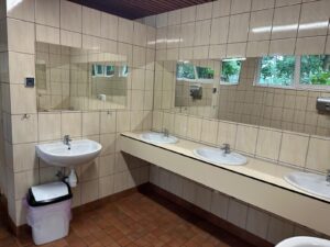 umywlaki w sanitariatach camping gdansk stogi nr 218