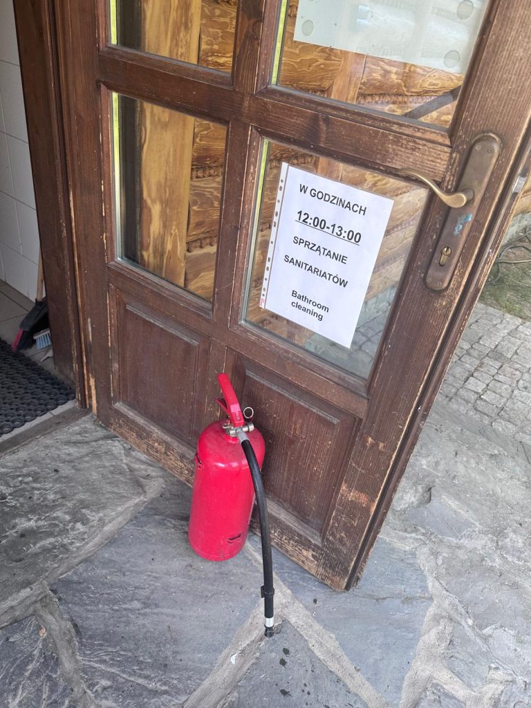 kemping polana sosny sprzatany raz dziennie w poludnie