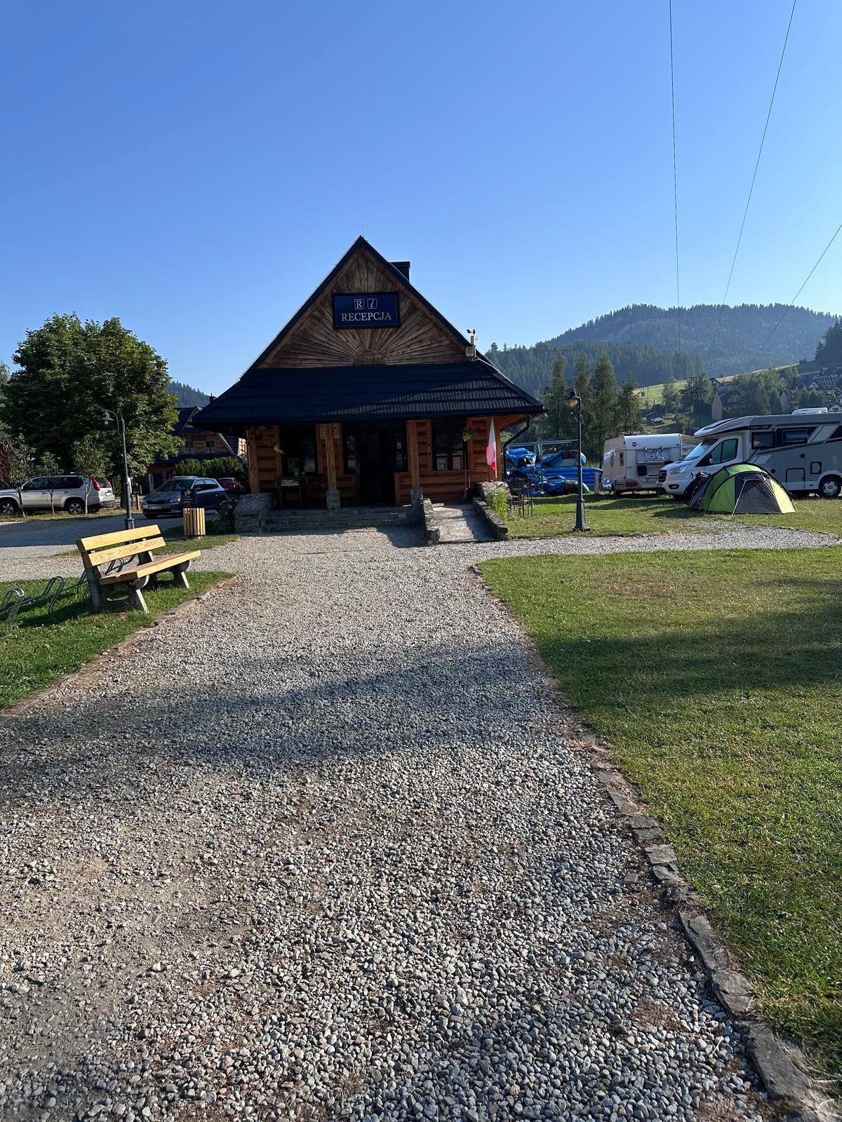 Camping Polana Sosny, Niedzica camping nr 38 przy Dunajcu, przy jeziorze Sromowieckim