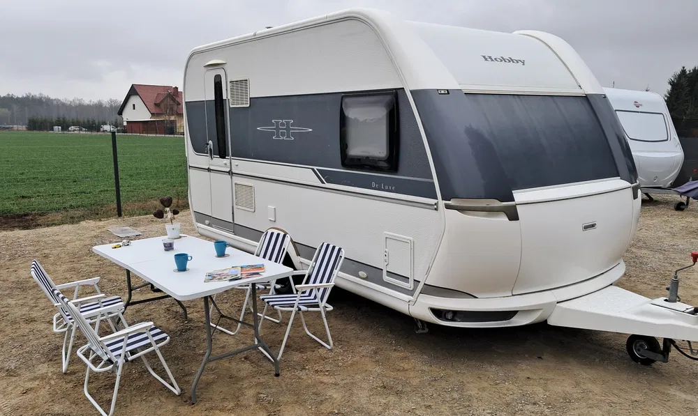 Hobby DeLuxe 400SFE