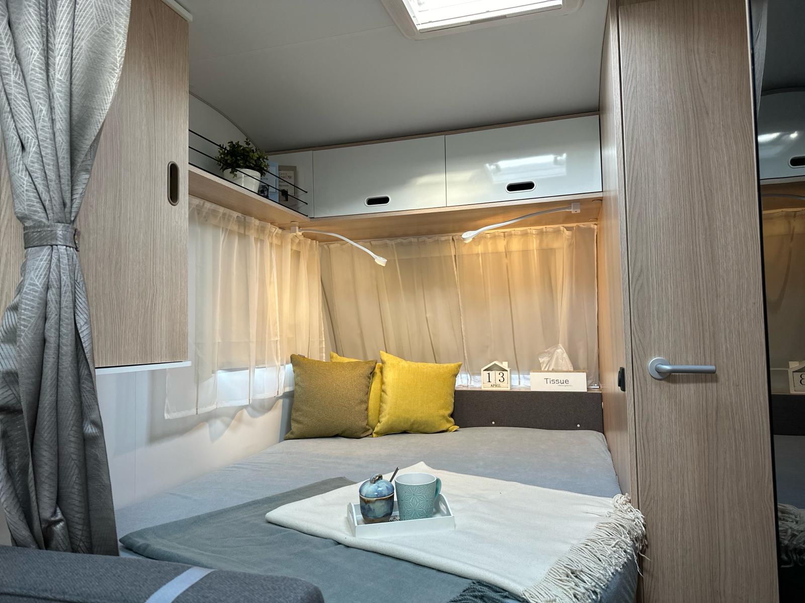 Wnetrze przyczepy Adria Aviva 472 PK