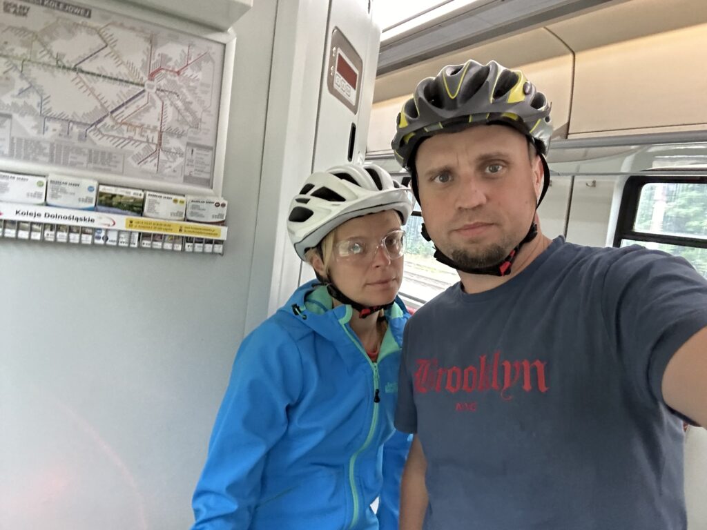 ostatnia fotka z wycieczki rowerowej pocigiem nad morze kasia i bartek