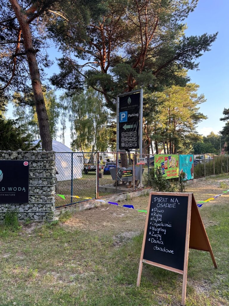 bar pirat na osadzie poleca lazy