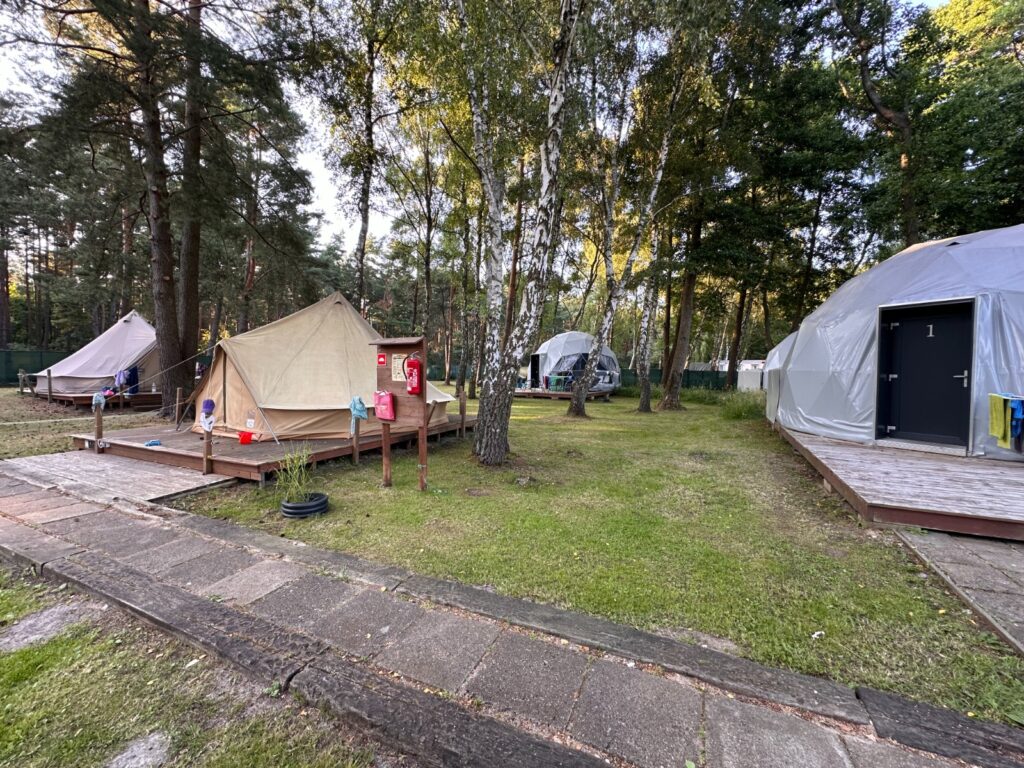 domki safarii namioty glamping osada lazy