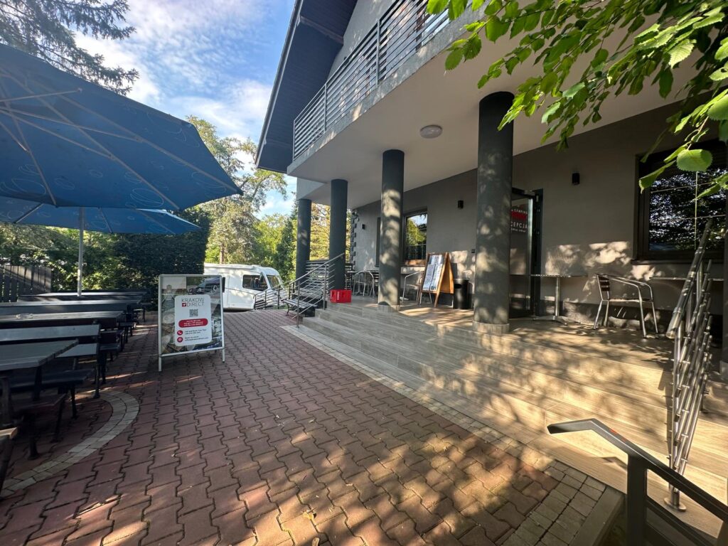 budynek recepcji camping smok krakow
