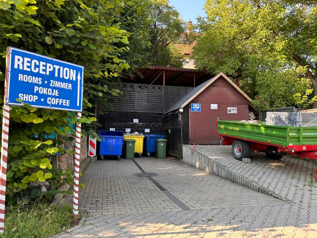 budynki administracyjne na kempingu smok w krakowie