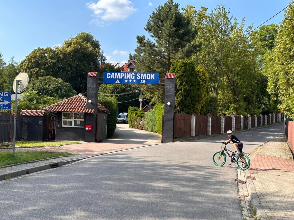 wjazd na camping smok w Krakowie