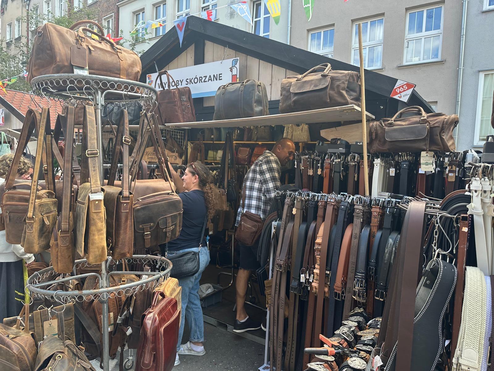 reczne wyroby targ dominikanski 2025